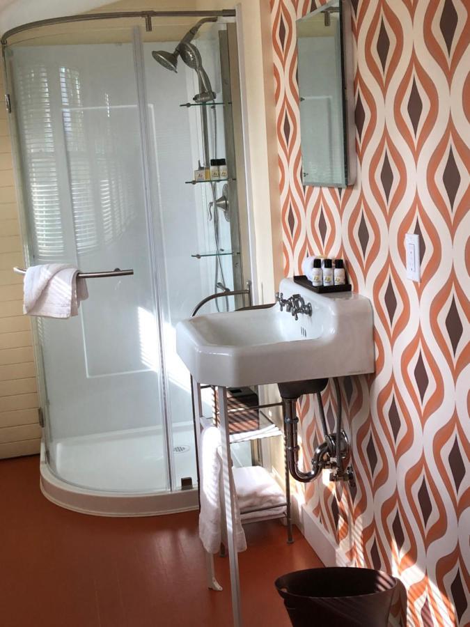 Lady Geneva Bed & Breakfast Medford Dış mekan fotoğraf