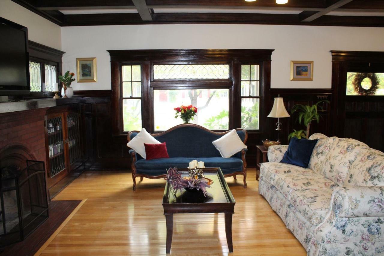 Lady Geneva Bed & Breakfast Medford Dış mekan fotoğraf